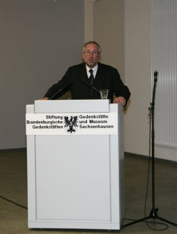 prof. dr Günter Morsch, dyrektor Fundacji Brandenburskie Miejsca Pamięci - gospodarz urocz  /fot.: E. Cybulski / 