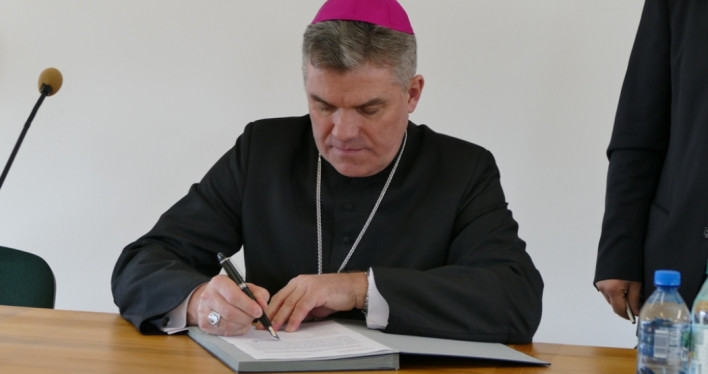 Biskup Zbigniew Zieliński objął urząd administratora apostolskiego 