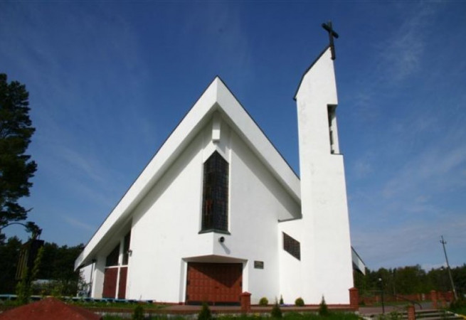 Pobierowo Kościół parafialny pw Najświętszego Odkupiciela