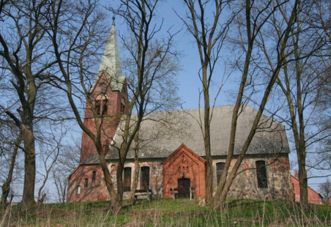 Klasztorne Kościół filialny pw MB Królowej Korony Polskiej