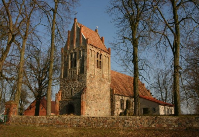 Sądów Kościół filialny pw św.Andrzeja Boboli
