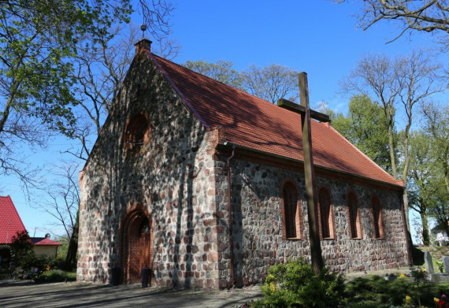 Barnisław Kościół filialny pw św. Stanisława Kostki