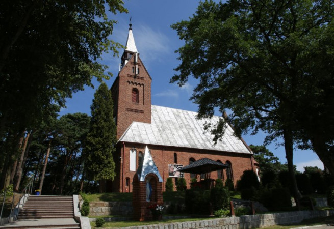 Mrzeżyno Kościół parafialny pw św. Ap. Piotra i Pawła
