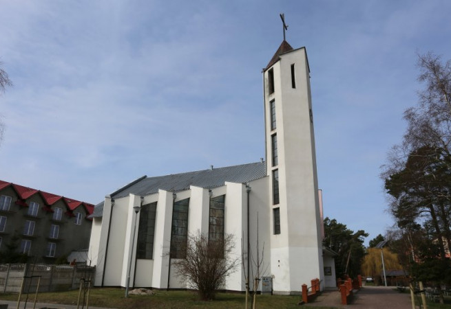 Międzywodzie Kościół parafialny pw Wniebowzięcia NMP