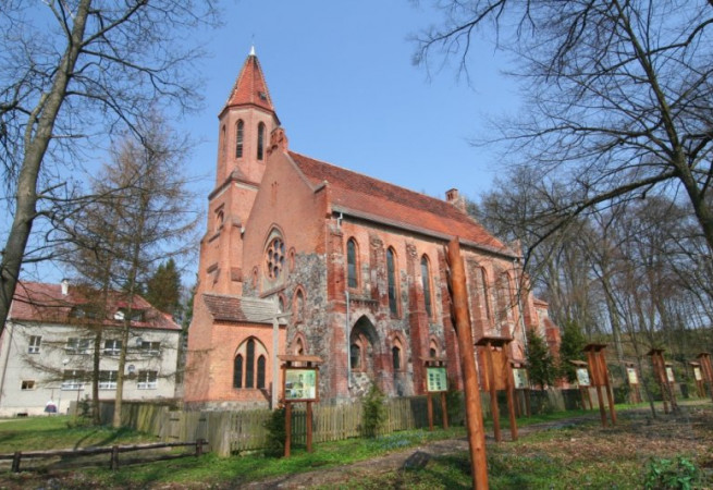 Głusko Kościół filialny pw MB Częstochowskiej