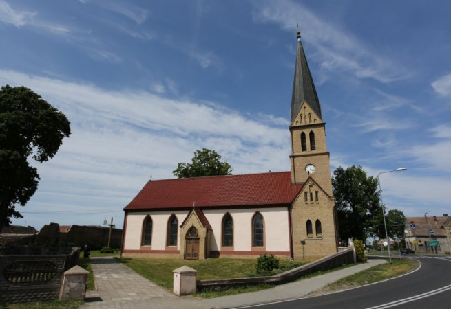 Sarbinowo Kościół parafialny pw Wniebowzięcia  NMP