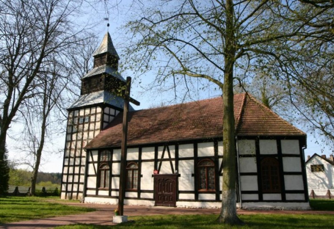Łożnica Kościół filialny pw NMP Królowej Polski